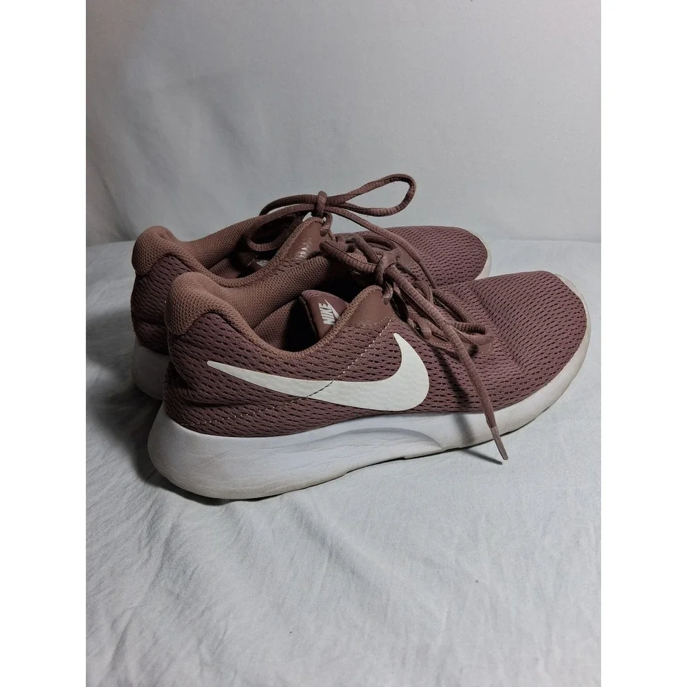 Nike Tanjun Mauve Pink Mesh Running Shoes Womens 7.5 812655-203